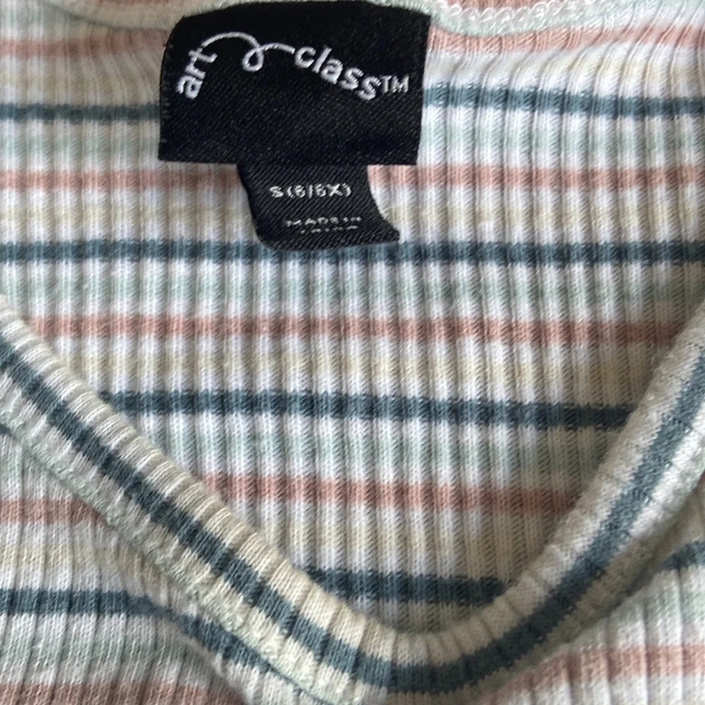 T-shirt - Picture 2 of 3